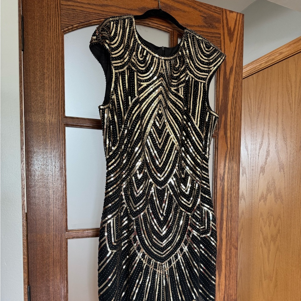 Elegant Black and Gold Dress- Size XXL (14-16)